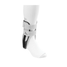 Load image into Gallery viewer, Mueller Stirrup Ankle Brace