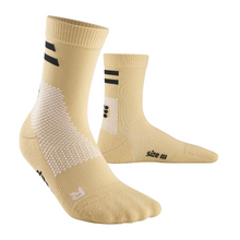 Load image into Gallery viewer, CEP Training Mid Cut Compression Socks - Men
