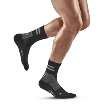 Load image into Gallery viewer, CEP Training Mid Cut Compression Socks - Men
