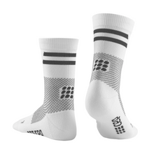 Load image into Gallery viewer, CEP Training Mid Cut Compression Socks - Men
