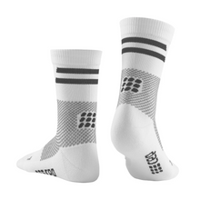 Load image into Gallery viewer, CEP Training Mid Cut Compression Socks - Women
